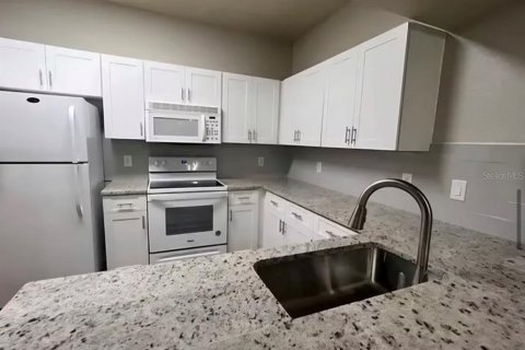 Condo in Tampa, Florida, 2 bedrooms  № 1908021 - photo 4