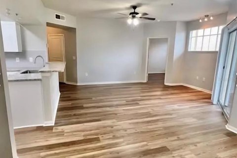 Condo in Tampa, Florida, 2 bedrooms  № 1908021 - photo 15