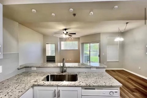 Condo in Tampa, Florida, 2 bedrooms  № 1908021 - photo 3