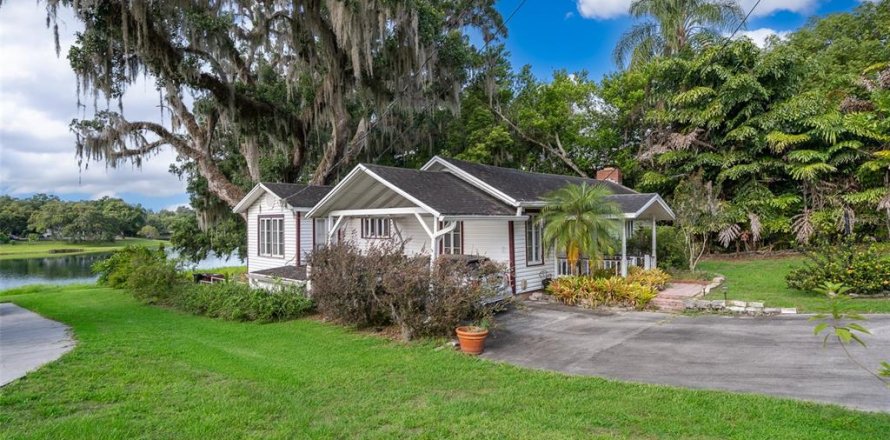 House in Orlando, Florida 2 bedrooms, 113.9 sq.m. № 1796894