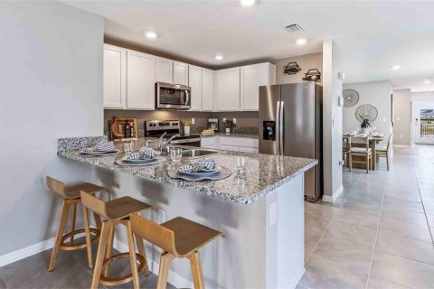 House in BERRY BAY in Wimauma, Florida 3 bedrooms, 144.93 sq.m. № 1873848 - photo 9