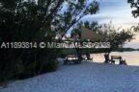 Villa ou maison à louer à Key Largo, Floride: 2 chambres, 71.35 m2 № 1946547 - photo 17