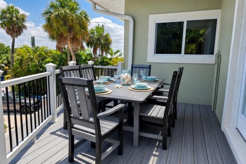 House in Holmes Beach, Florida 3 bedrooms, 171.31 sq.m. № 2227263 - photo 28