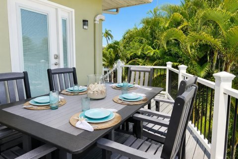 House in Holmes Beach, Florida 3 bedrooms, 171.31 sq.m. № 2227263 - photo 29