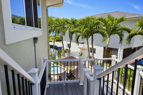 House in Holmes Beach, Florida 3 bedrooms, 171.31 sq.m. № 2227263 - photo 30