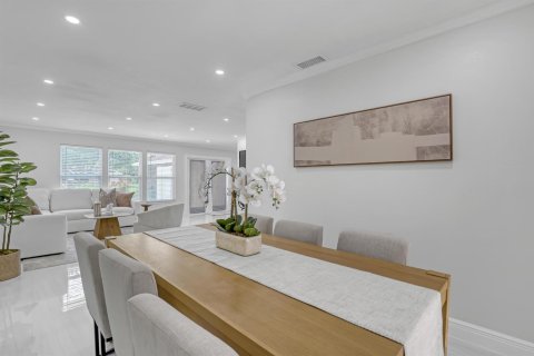Casa en venta en Jupiter, Florida, 5 dormitorios, 253.99 m2 № 2187098 - foto 11