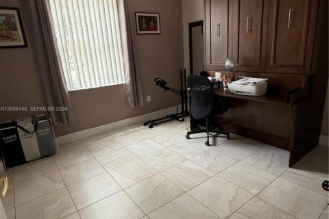 House in Sunrise, Florida 2 bedrooms, 122.63 sq.m. № 2070799 - photo 17