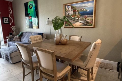 House in Sunrise, Florida 2 bedrooms, 122.63 sq.m. № 2070799 - photo 12