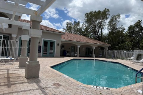 House in Sunrise, Florida 2 bedrooms, 122.63 sq.m. № 2070799 - photo 29