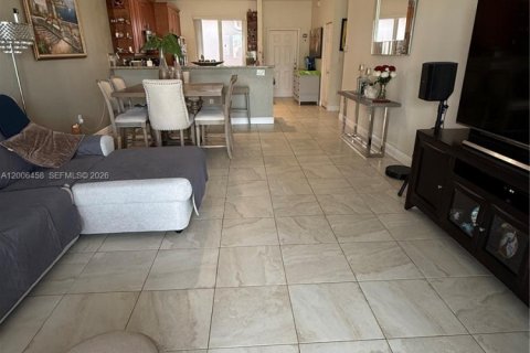 House in Sunrise, Florida 2 bedrooms, 122.63 sq.m. № 2070799 - photo 11