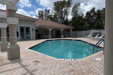 House in Sunrise, Florida 2 bedrooms, 122.63 sq.m. № 2070799 - photo 30