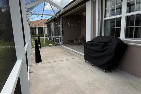 House in Sunrise, Florida 2 bedrooms, 122.63 sq.m. № 2070799 - photo 22