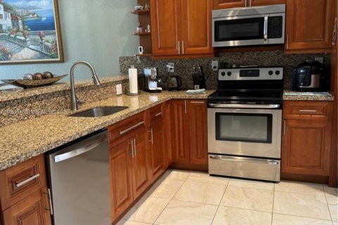 House in Sunrise, Florida 2 bedrooms, 122.63 sq.m. № 2070799 - photo 8