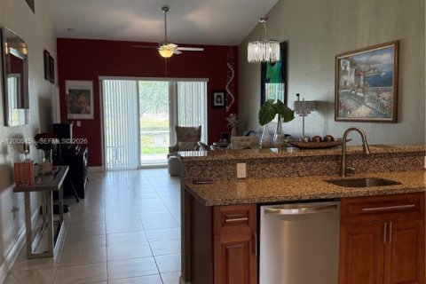 House in Sunrise, Florida 2 bedrooms, 122.63 sq.m. № 2070799 - photo 9