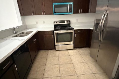 Touwnhouse à louer à Lauderhill, Floride: 3 chambres, 129.32 m2 № 1989992 - photo 7