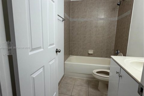 Touwnhouse à louer à Lauderhill, Floride: 3 chambres, 129.32 m2 № 1989992 - photo 20