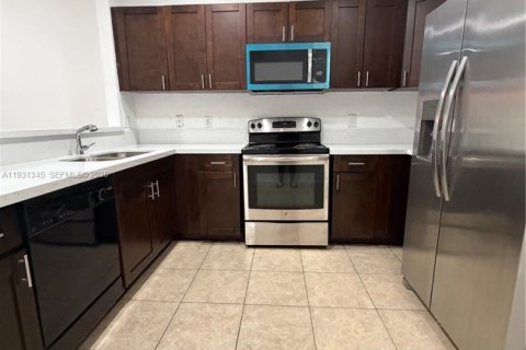 Touwnhouse à louer à Lauderhill, Floride: 3 chambres, 129.32 m2 № 1989992 - photo 15