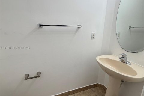 Touwnhouse à louer à Lauderhill, Floride: 3 chambres, 129.32 m2 № 1989992 - photo 12