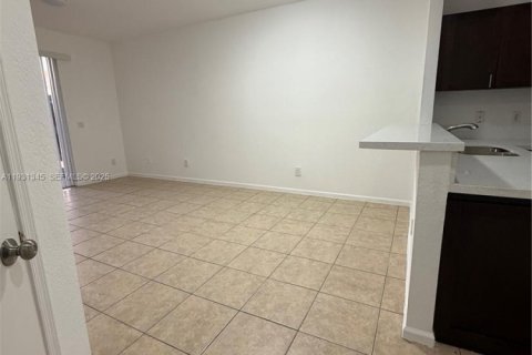 Touwnhouse à louer à Lauderhill, Floride: 3 chambres, 129.32 m2 № 1989992 - photo 5