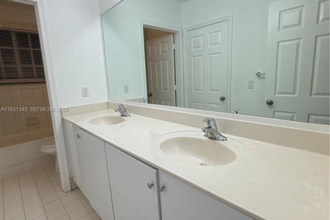 Touwnhouse à louer à Lauderhill, Floride: 3 chambres, 129.32 m2 № 1989992 - photo 29