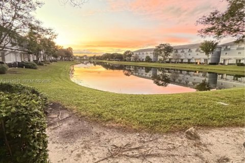 Touwnhouse à louer à Lauderhill, Floride: 3 chambres, 129.32 m2 № 1989992 - photo 10