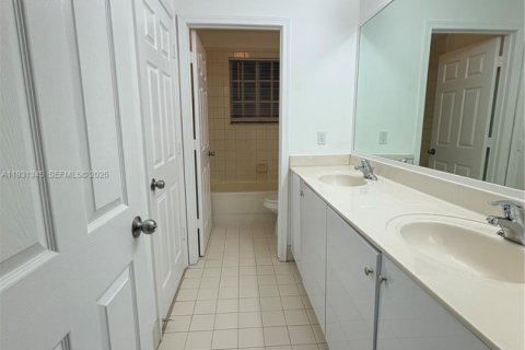 Touwnhouse à louer à Lauderhill, Floride: 3 chambres, 129.32 m2 № 1989992 - photo 28