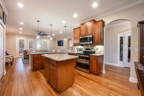 House in Orlando, Florida 4 bedrooms, 237.74 sq.m. № 1529870 - photo 6