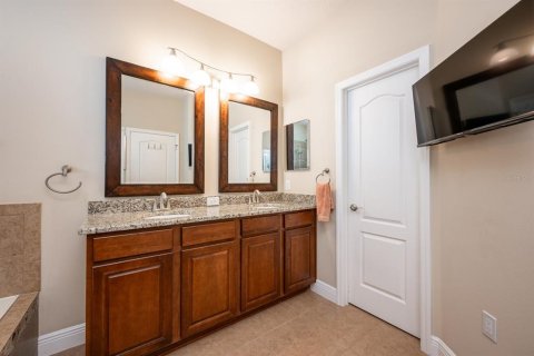 House in Orlando, Florida 4 bedrooms, 237.74 sq.m. № 1529870 - photo 21