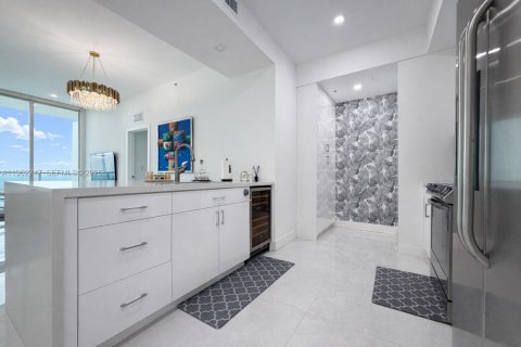 Copropriété à louer à Miami, Floride: 2 chambres, 98.57 m2 № 2023860 - photo 2