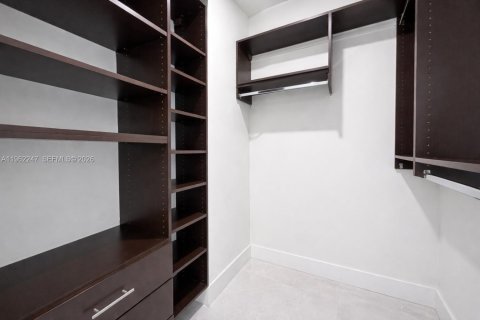 Copropriété à louer à Miami, Floride: 2 chambres, 98.57 m2 № 2023860 - photo 18