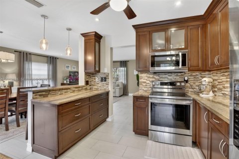 Villa ou maison à vendre à Cooper City, Floride: 3 chambres, 232.63 m2 № 2066332 - photo 17