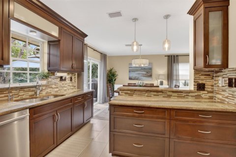 Villa ou maison à vendre à Cooper City, Floride: 3 chambres, 232.63 m2 № 2066332 - photo 16