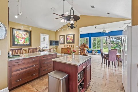 House in Ocala, Florida 4 bedrooms, 337.42 sq.m. № 1915896 - photo 21