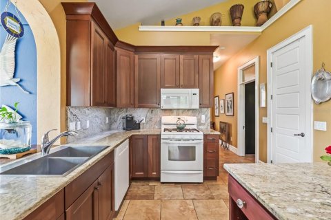 House in Ocala, Florida 4 bedrooms, 337.42 sq.m. № 1915896 - photo 20