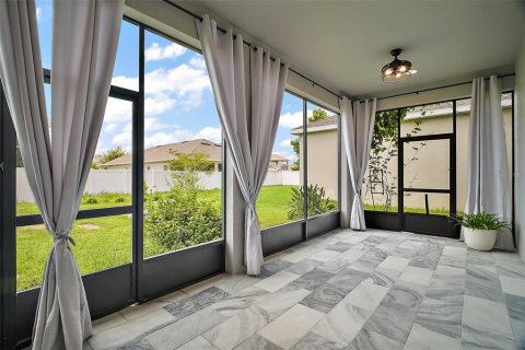 House in Davenport, Florida 5 bedrooms, 280.29 sq.m. № 2098091 - photo 14