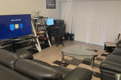 Снять в аренду квартиру в Уэстон, Флорида 2 спальни, 102.75м2, № 2058403 - фото 12