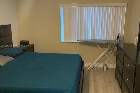 Снять в аренду квартиру в Уэстон, Флорида 2 спальни, 102.75м2, № 2058403 - фото 8