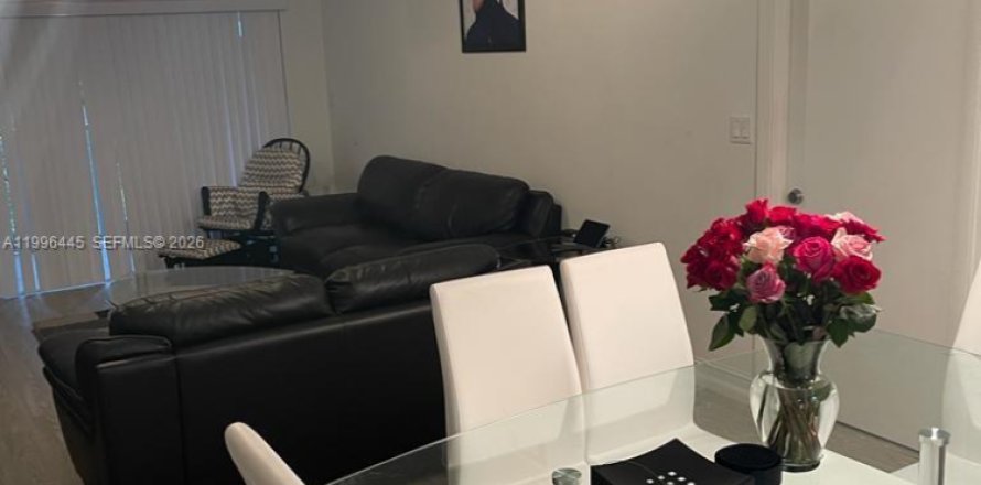 Квартира в Уэстон, Флорида 2 спальни, 102.75м2 № 2058403