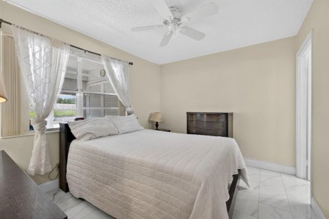 Condo in West Palm Beach, Florida, 2 bedrooms № 2250338 - photo 19