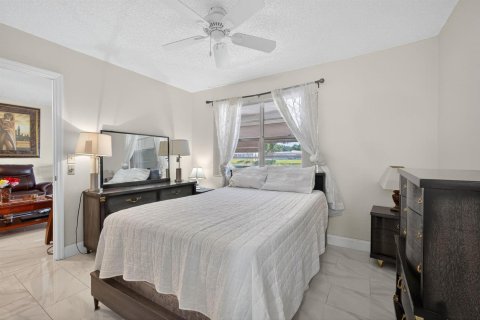 Condo in West Palm Beach, Florida, 2 bedrooms № 2250338 - photo 17