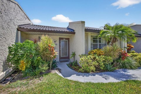 Condo in West Palm Beach, Florida, 2 bedrooms № 2250338