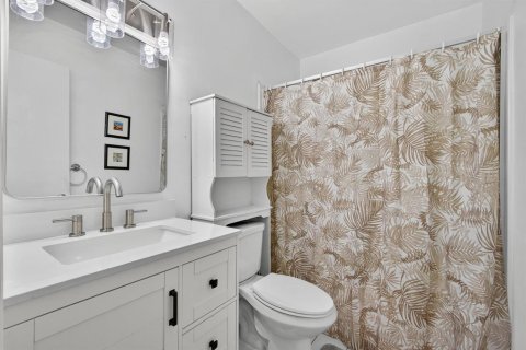Condo in West Palm Beach, Florida, 2 bedrooms № 2250338 - photo 16
