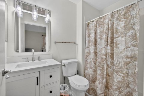 Condo in West Palm Beach, Florida, 2 bedrooms № 2250338 - photo 20