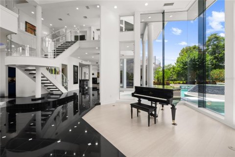 House in Orlando, Florida 5 bedrooms, 598.57 sq.m. № 1790022 - photo 5