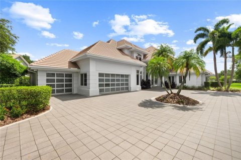 House in Orlando, Florida 5 bedrooms, 598.57 sq.m. № 1790022 - photo 3