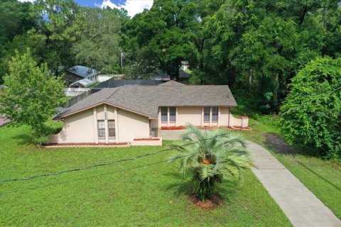 House in Inverness, Florida 3 bedrooms, 146.04 sq.m. № 1838289 - photo 2