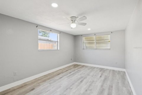 House in Port Richey, Florida 3 bedrooms, 123.37 sq.m. № 1919166 - photo 24