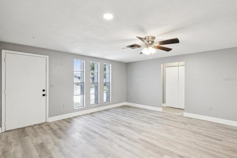 House in Port Richey, Florida 3 bedrooms, 123.37 sq.m. № 1919166 - photo 11