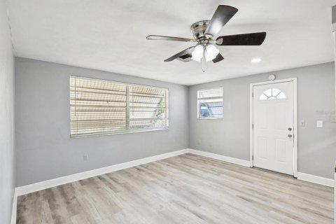 House in Port Richey, Florida 3 bedrooms, 123.37 sq.m. № 1919166 - photo 10