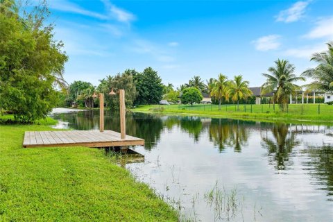 Villa ou maison à vendre à Miramar, Floride: 5 chambres, 389.17 m2 № 2408898 - photo 27